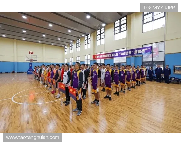 篮球点燃青春梦想奋勇拼搏展现团队精神与永不言败力量